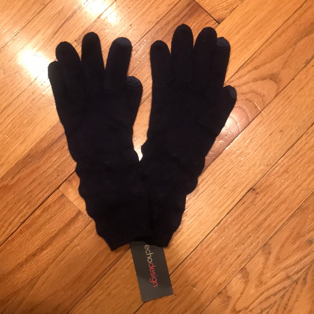 Echo design navy touch gloves.